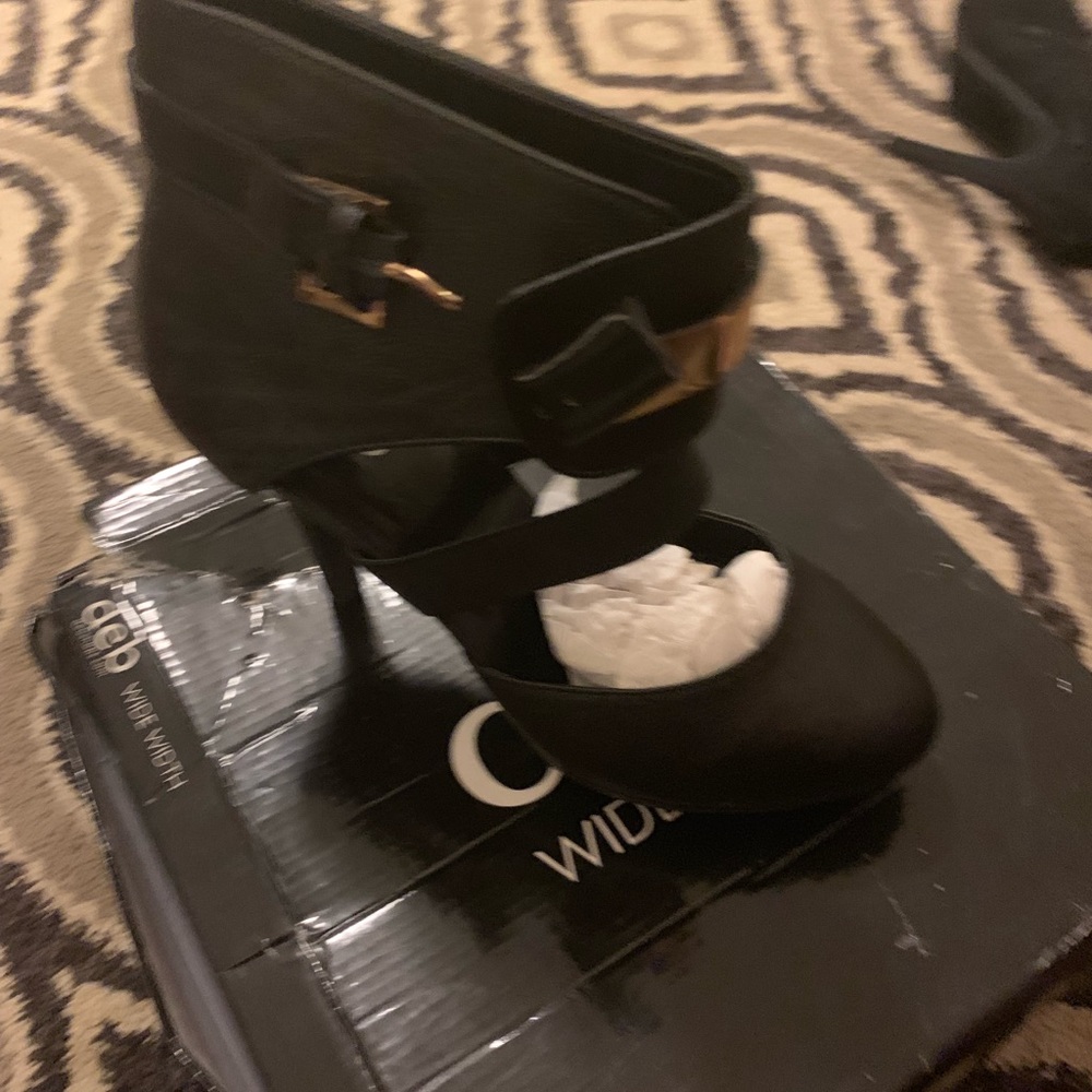 Heels - Picture 3 of 5